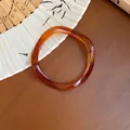 Elegante bracciale in resina ambrata con design quadrato irregolare per uno stile minimalista - 86# Bracciale Rigido Quadrato Irregolare (WB941) / Marrone