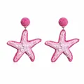 Eleganti orecchini pendenti a forma di stella marina in rafia rosa fatti a mano stile - Stella Marina Intrecciata (Perno in Acciaio)
