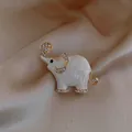 Elegant gold-plated elephant brooch with white marble finish and sparkling cubic zirconia stones - Elephant Shape (30# Elephant Brooch) / Gold