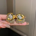 Elegant vintage-style gold flower stud earrings with pearls and crystal rhinestones. - Clip-on Style - Pearl Flower (37#)