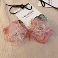 Elegante rosa Stoffblumen-Ohrringe im französischen Stil mit Perlen-Mittelpunkt. - 11# Silberstift-Rosa