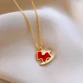 Elegante gouden hobbelpaard ketting met rood emaille en kristallen accenten - Rood Emaille Strass Paard Stijl (52#)