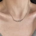 Collier ras de cou minimaliste argenté avec une barre incurvée et un petit pendentif - 11# Collier - Style Point Courbé