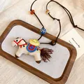 Collier pendentif cheval brodé à la main avec perles décoratives et cordon brun - Brodé / Marron