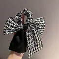 Eleganter Haargummi mit Hahnentritt-Schleife und schwarzem Satinband für Damen - Schwarz / Schwarz
