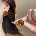 Elegante runde Retro-Resin-Ohrstecker in Maillard-Braun mit goldener Strukturumrandung - 12# Silberne Nadel - Rund - Gold - Braun
