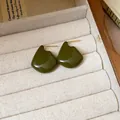 Vintage dunkelgrüne unregelmäßige Harz-Ohrstecker mit 925er Silbernadeln für Damen stilvoller Schmuck - 28# Silberne Nadel - Grün (echte Vergoldung)