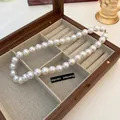 Elegant vintage white pearl necklace for women, stylish clavicle chain in wooden jewelry box - Pearl (7) / 14mm / White