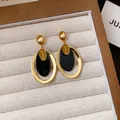Retro goldfarbene ovale Hängeohrringe mit schwarzem Harz und handgefertigtem Anhänger - 45# Silberne Nadel - Gold - Schwarz (echt Vergoldet)