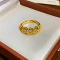 Primo piano di anello rétro placcato oro con motivo di moneta cinese antica in scatola - Stile Moneta di Rame Vintage (2#) / Oro