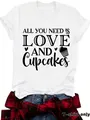 Dames wit T-shirt met ronde hals en 'Love and Cupcakes' grafische print design - S / Wit
