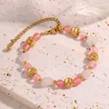 Elegante pulsera de acero inoxidable con cuentas rosas naturales y detalles dorados - Estilo de cuentas de piedra natural rosa y blanca (CYB057)