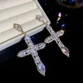 Boucles d'oreilles pendantes croix de luxe avec strass scintillants et aiguille argent - Style Grand Gland de Croix (36#)