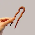 Épingle à cheveux élégante en acrylique marron mat en forme de U pour chignons chic - Pic à Cheveux Géométrique - Marron Givré