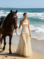 Elegantes elfenbeinfarbenes trägerloses Abendkleid mit 3D-Blumen-Netzrock am Sandstrand - S / Aprikose