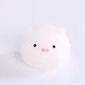 Süßes weißes Cartoon-Schwein Mochi Squishy Spielzeug zum Stressabbau und sensorischen Spaß. - Weißes Kugelschwein