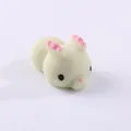 Süßes cremefarbenes Mochi-Squishy-Tier zur effektiven Stressbewältigung und Tischdekoration - Grüner Hirsch