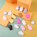 Set mit niedlichen, bunten Mochi-Squishy-Spielzeugen in verschiedenen Tierformen - Gemischte Tier-Serie