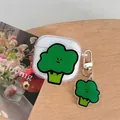 Detail des niedlichen grünen Brokkoli-Charakters auf AirPods-Hülle mit Schlüsselanhänger. - AirPods 1/2. Generation / Brokkoli