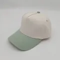 Minimalist two-tone cotton five-panel baseball cap in cream and sage green finish - One Size / Light Green