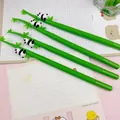 Niedlicher grüner Gelschreiber in Bambusform mit dekorativen Panda-Gummiaufsätzen - 0.5mm / Neuer Panda Bambus Stift
