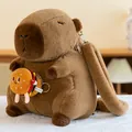 Süßer brauner Wasserschwein-Plüschrucksack mit einem Mini-Hamburger-Schlüsselanhänger - Burger-Stil / 35 Cm [035 Kg]