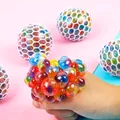 Palla antistress a rete arcobaleno con perle di gel colorate per spremitura a mano - Palla di Perline Arcobaleno con Rete