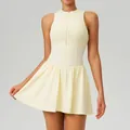 Vestido de tenis blanco crema para mujer con cuello alto y falda evasé acampanada - S / Amarillo leche