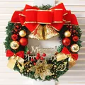 Festlicher Weihnachtskranz mit großer roter Schleife, goldene Glocken und Schild - 30cm / Rentier-Kranz