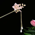 Eleganter chinesischer Haarstab mit rosa Blumen, langen Goldquasten und Perlenanhängern - Hellrosa Blume Biene Quaste (2548) / Hellrosa