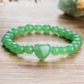 Pulsera de cuentas de aventurina verde natural con un dije central en forma de corazón - Colgante de corazón / Verde (Aventurina)