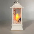 Weiße LED-Weihnachtslaterne mit warmer Flamme und Schneemann-Winterszenen-Illustration - Hellweiß