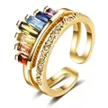Elegante anello a corona dorato con zirconi arcobaleno e dettagli micro-pavé - Aperto Regolabile / Oro
