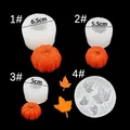 Halloween DIY pumpkin and maple leaf silicone molds for candles and cake decorations - 4-Piece Set (Round Maple Leaf) / Clear