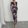 Robe longue moulante à manches longues avec imprimé abstrait fumé en tissu extensible - S / Violet