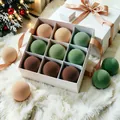 Boules de Noël mates floquées tons terre vert sauge et beige dans un coffret cadeau - Lot de 9 / 8cm / Beige Vert Marron