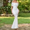 Elegante abito lungo bianco con spalle scoperte in rete arricciata e fondo velato - XS / Bianco
