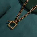 Collana in acciaio al titanio dorato con chiusura OT, fibbia quadrata e catena punk rock - Stile quadrato geometrico oro