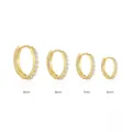 Confronto dettagliato di quattro dimensioni di orecchini a cerchio dorati con zirconi - 5mm / Colore Oro - Zircone Bianco