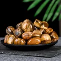 Piedras naturales de ojo de tigre pulidas para decoración en plato negro - Ojo de Tigre 2-3cm 100g