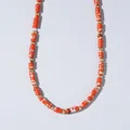 Collier bohème perlé marbré orange et blanc avec entretoises dorées - Style de Perle Colonnaire Entrelacée Orange et Blanc (B-N24022903B)