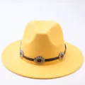 Vintage yellow felt fedora hat with decorative metallic sunflower band details. - M (56-58cm) / Yellow
