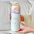 Detail van een 316 roestvrijstalen thermosfles met cartoon schaap in pastelkleuren - 550ml / Lamsbes