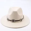 Sombrero Fedora vintage de fieltro beige con banda de cuero y tachuelas flores. - M (56-58cm) / Beige