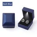 Joyero LED azul oscuro de primera calidad con foco integrado para anillos y pendientes - Caja para Anillo (Bisagra Oculta) / Azul Perla