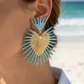 Boucles d'oreilles vintage feuille éventail dorée avec finition bleue scintillante - Forme de Feuille d'Éventail Rayonnante Bleue (28333-ear-blue-5-EP)