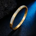 Elegante bracciale rigido in acciaio inox placcato oro 18k con cuore e cristalli scintillanti - 32A-6 Stile Zirconia a Forma di Cuore Oro