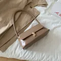 Bolso de hombro baguette caqui minimalista, bolso de axila retro chic para mujer - Caqui