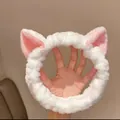 Diadema de felpa blanca con orejas de gato ideal para el lavado de cara y cuidado piel. - Orejas De Gato Blancas