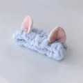 Suave diadema de felpa con orejas de gato azul claro para limpieza facial y maquillaje - Orejas de gato azules